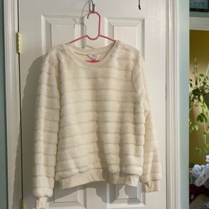 White/cream sweater